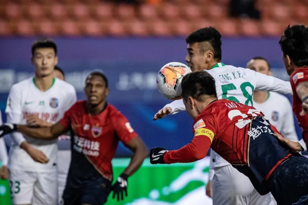 青岛黄海客场战胜深圳佳兆业，赢得关键三分的简单介绍