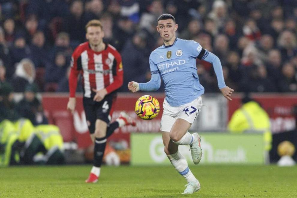 包含曼城连续两轮平局，争冠形势岌岌可危的词条