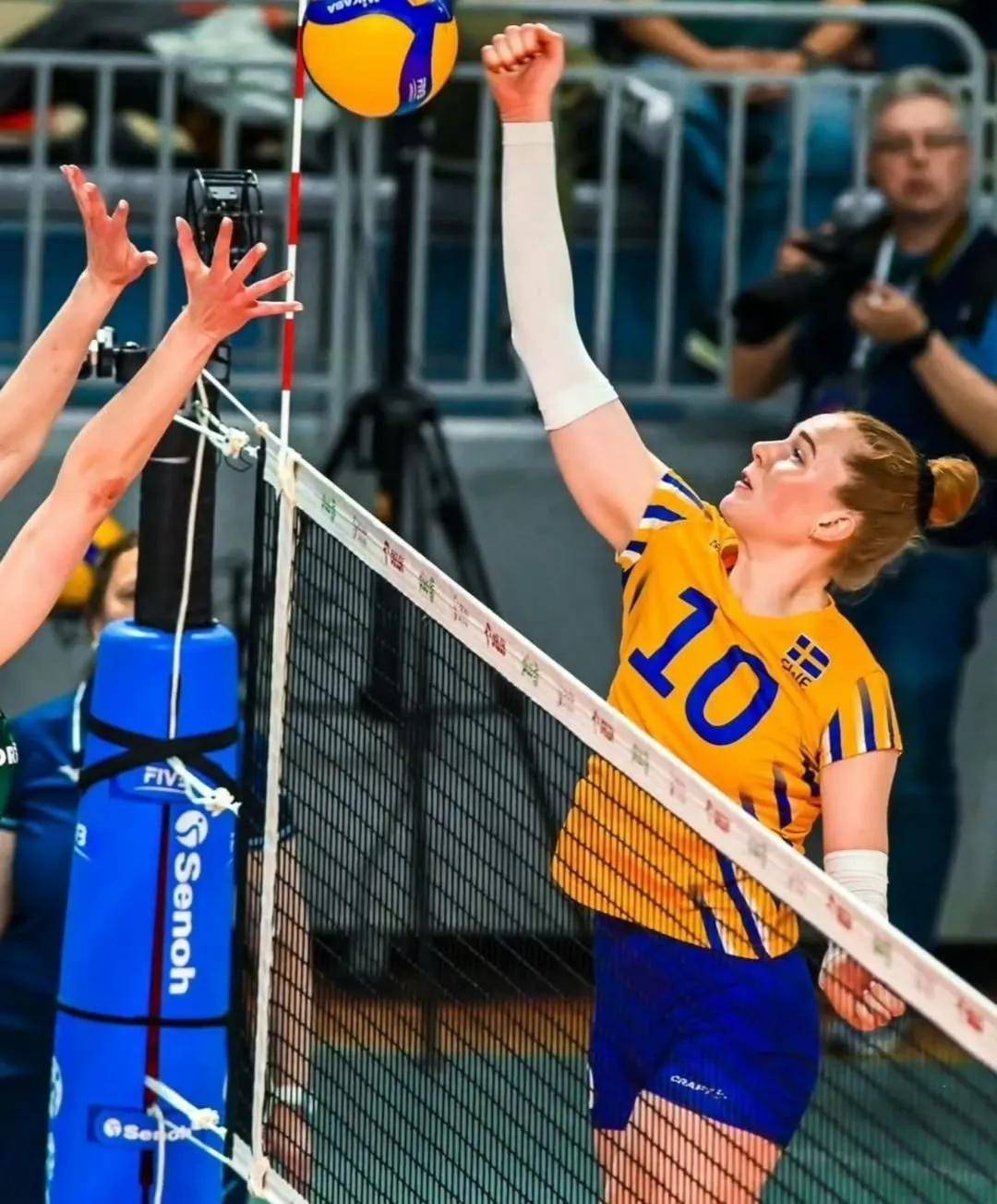 波兰主场惨败瑞典，欧锦赛强出线前景堪忧的简单介绍