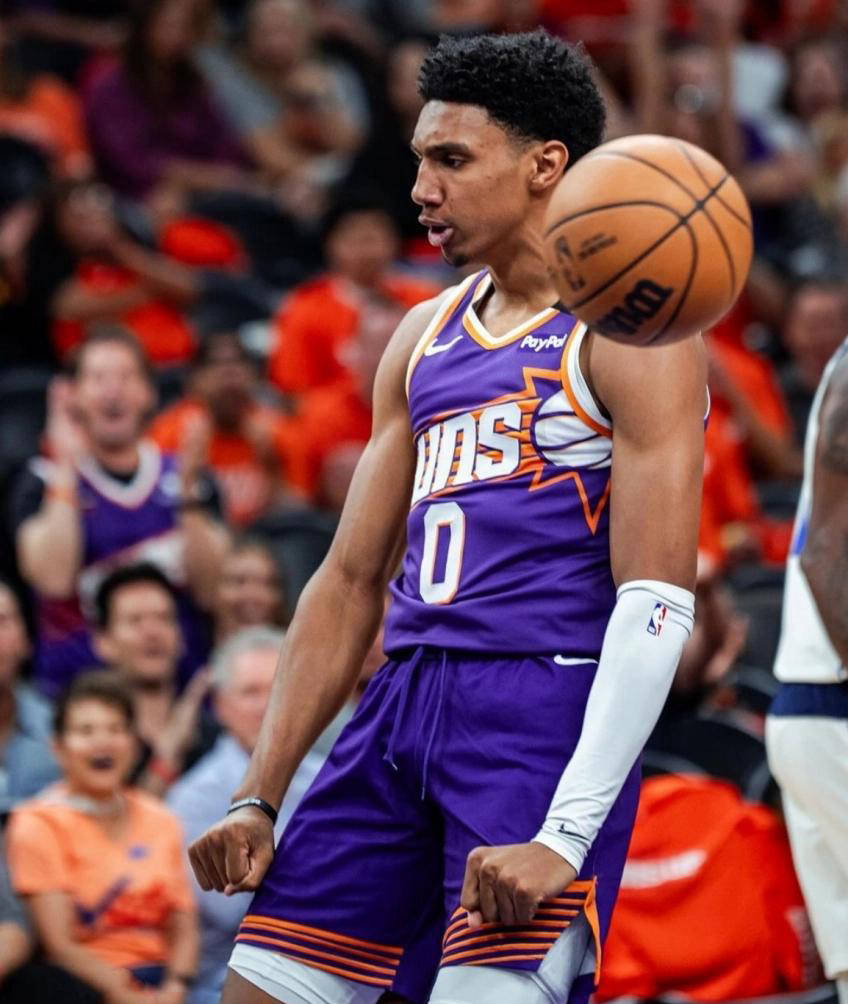 太阳队员战术犀利，全场压制强敌