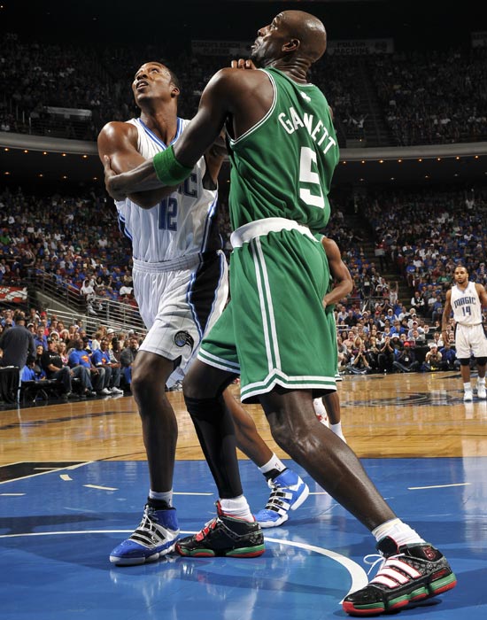 豪门球队大展身手,内战擂台引发激烈对抗 豪门球队大展身手,内战擂台引发激烈对抗