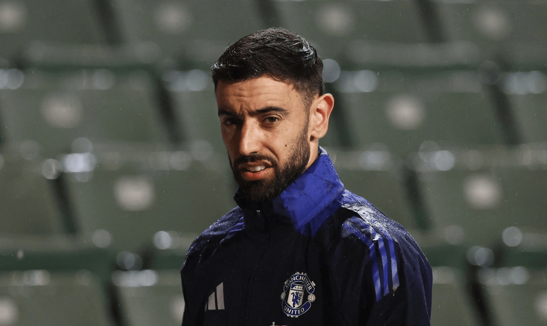 沙特阿拉伯队逆袭成功，传奇球员耀眼登场