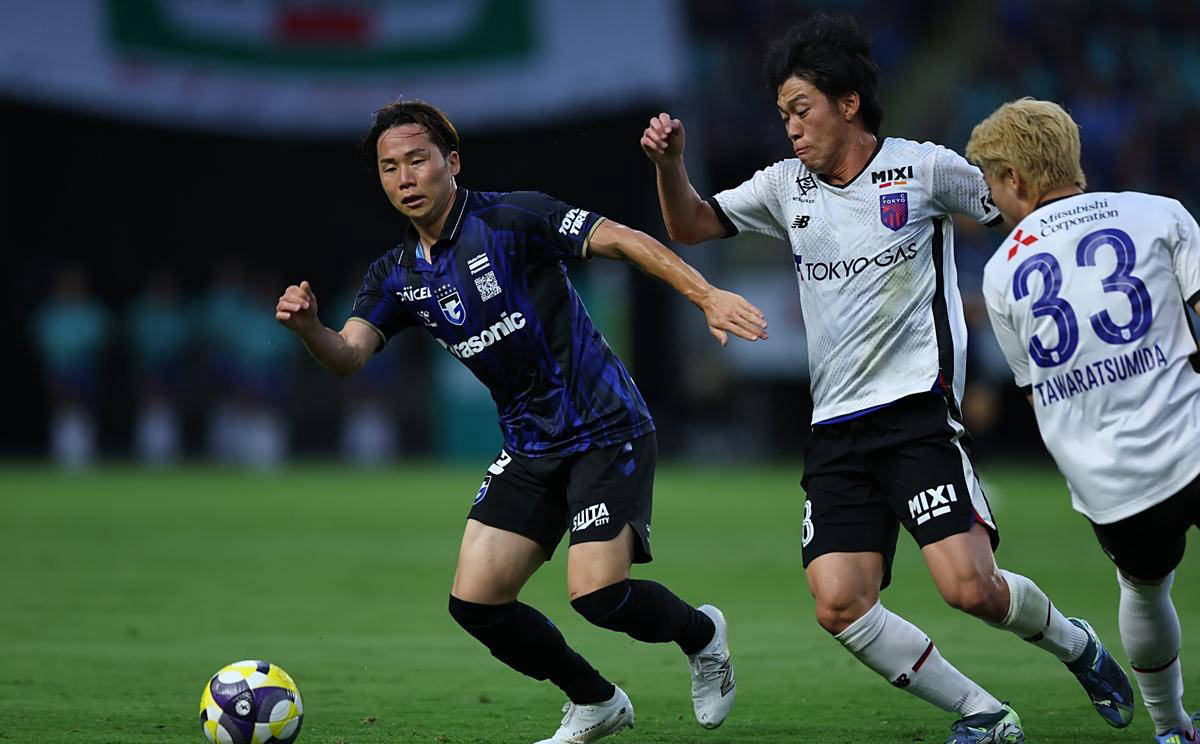 乐鱼体育vip注册-首尔FC再度展现实力，战胜对手晋级