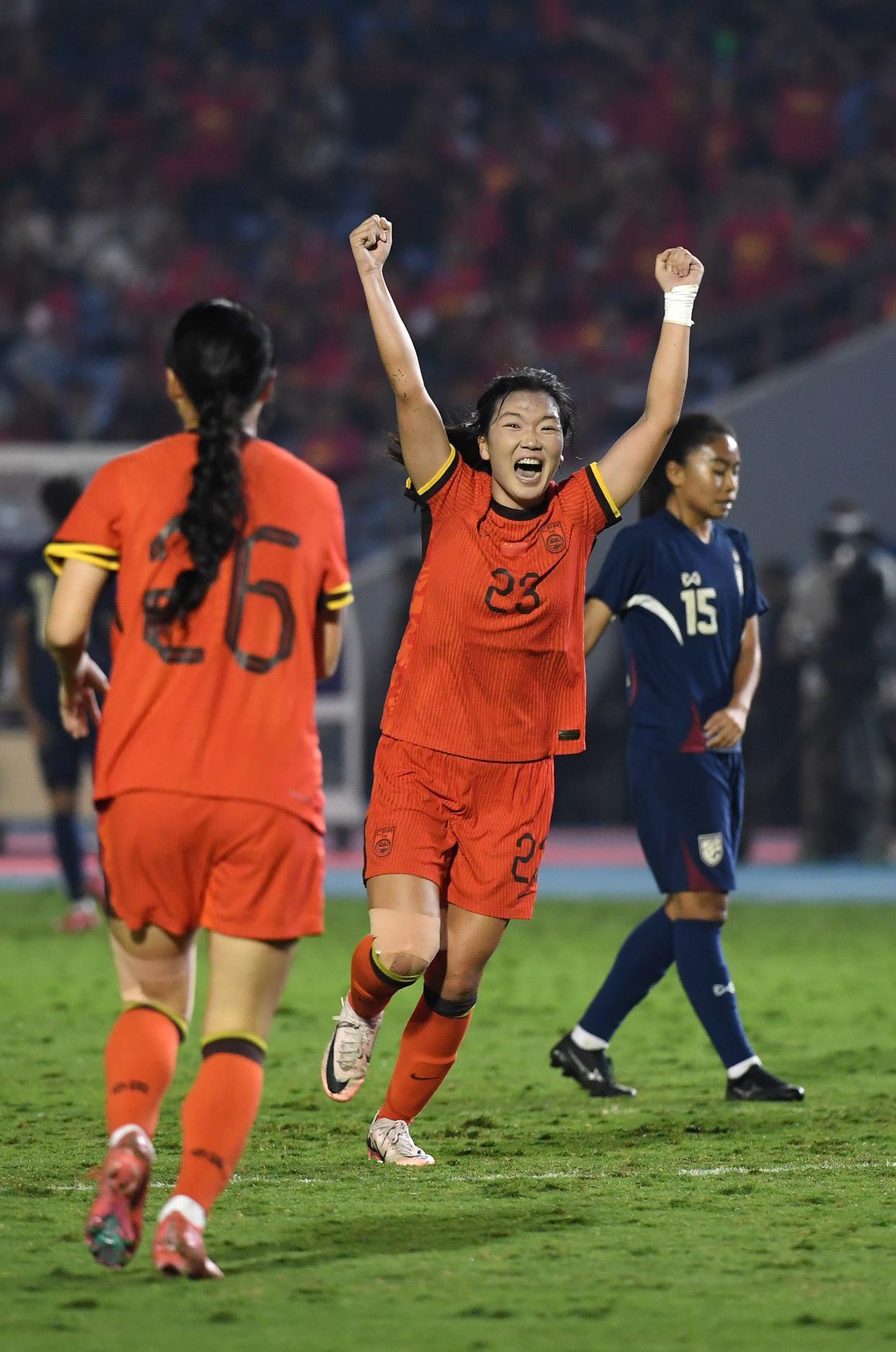 国际女子足球赛事中，中国队再次获得好成绩