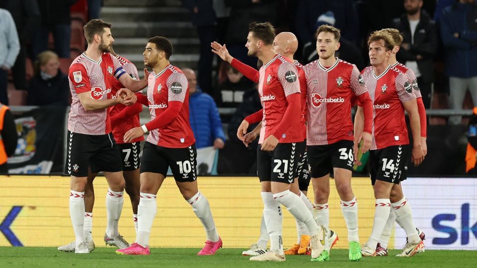 关于莱斯特城逼平南安普顿，两队互不相让的信息