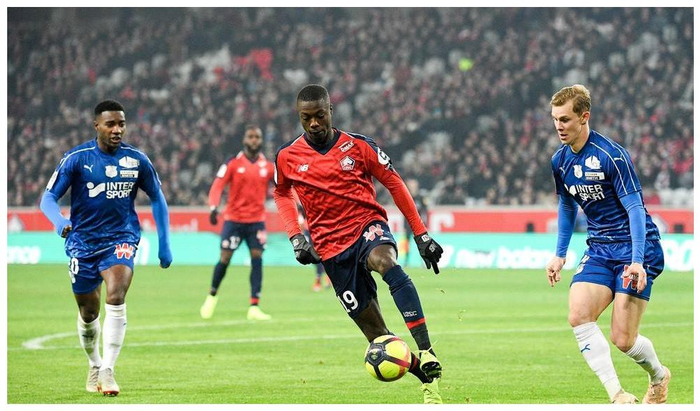 包含里尔艰苦取胜，展现冠军争夺实力的词条