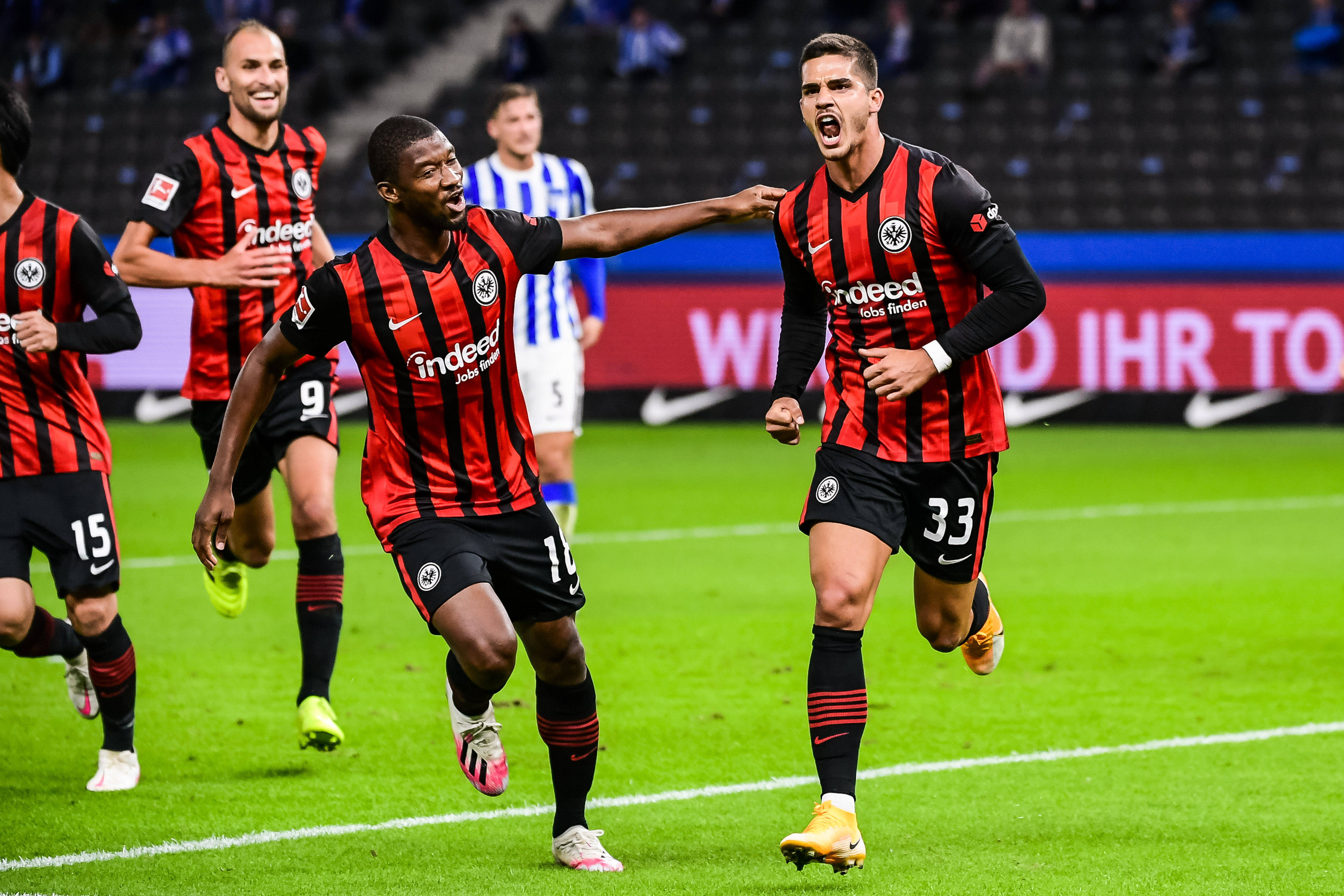 联赛中一场悬念重重的胜负大战