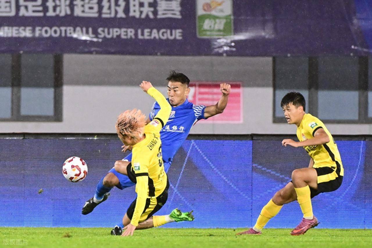 比赛中的挑战让球队攻城拔寨